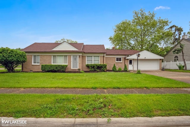 32100 Solon St, Roseville city