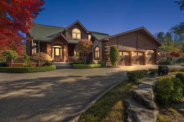 8252 Sandi Ln, Bruce township