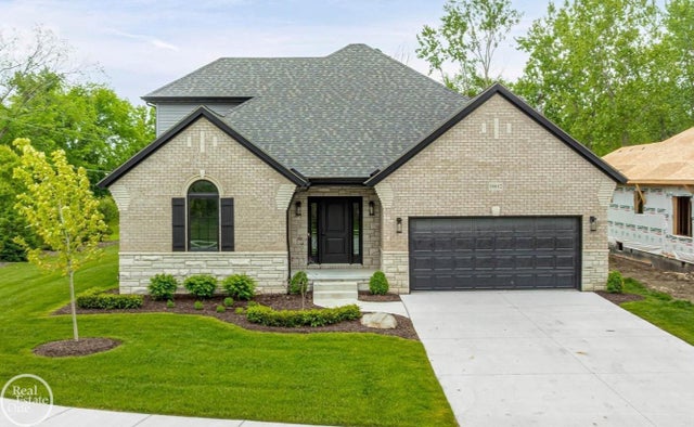 16612 Via Villagio Dr, Macomb township