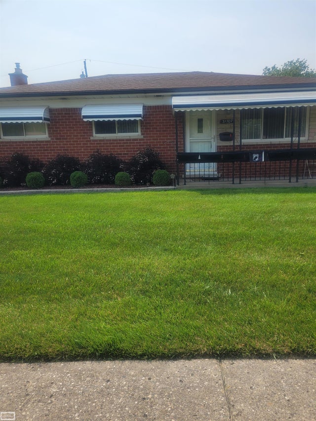 31707 Gloede Dr, Warren city