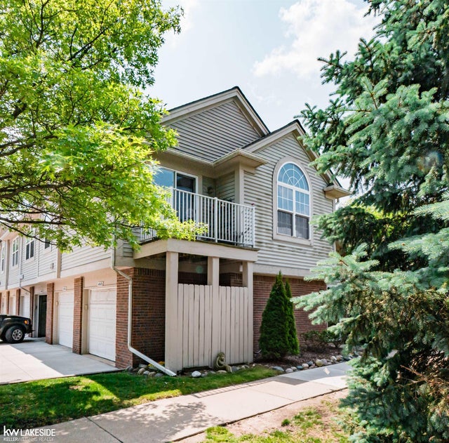 43433 Claremont Dr, Clinton charter township