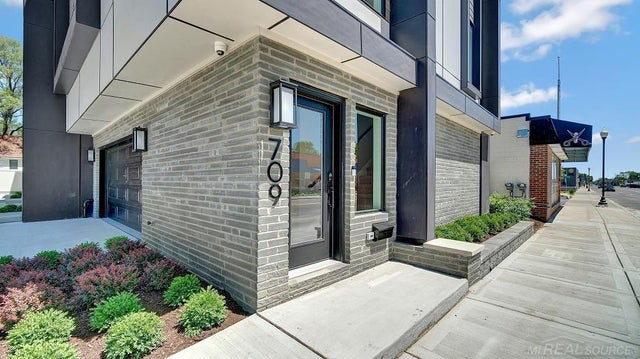 709 E 11 Mile Rd, Royal Oak city