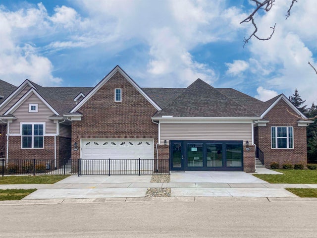 2233 Chase Dr, Hartland township