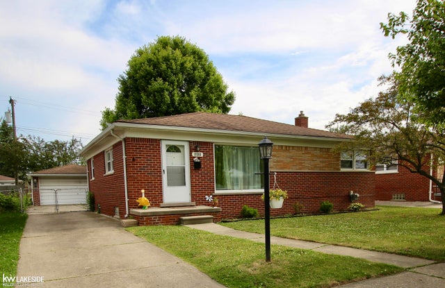 19308 Florence St, Roseville city