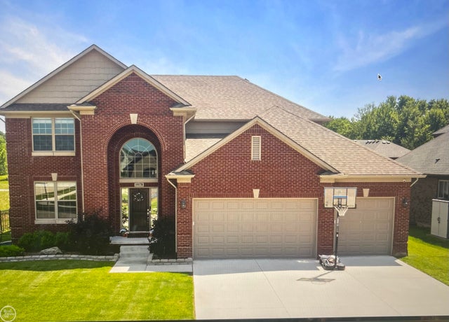 19178 Paddington Ln, Macomb township