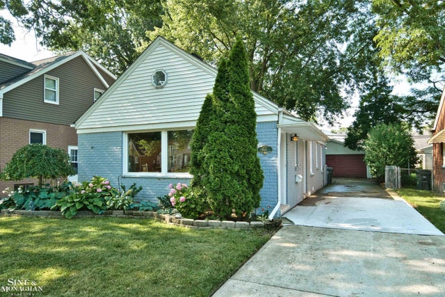 1641 Hampton Rd, Grosse Pointe Woods city