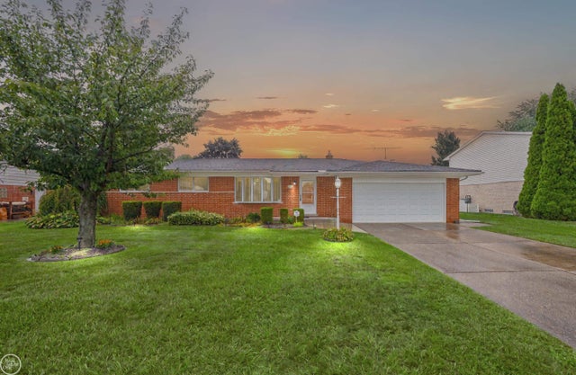 23551 Myrtle St, Clinton charter township