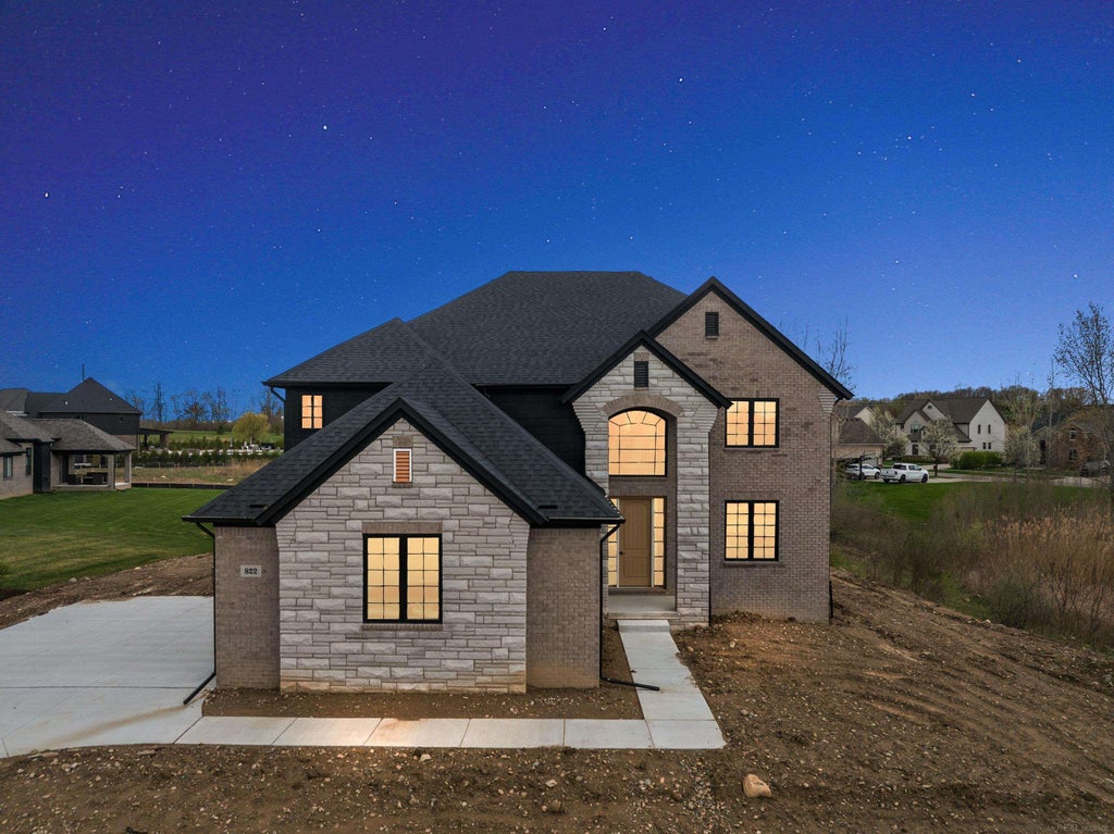 822 Westlake Ave, Oxford charter township