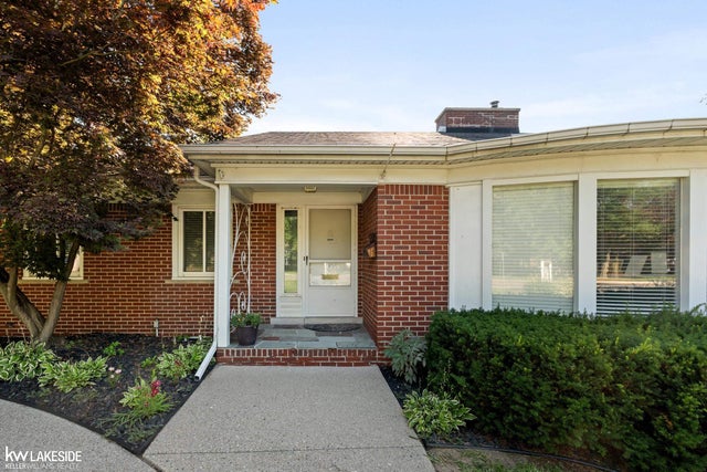 45280 Cass Ave, Utica city