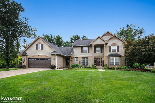 7543 Greenway Ln, West Bloomfield charter township