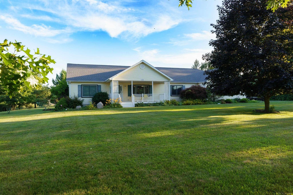 1205 Grosvenor Rd, Grass Lake charter township