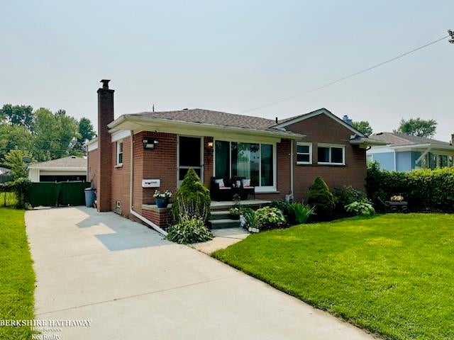 22440 Euclid St, St. Clair Shores city