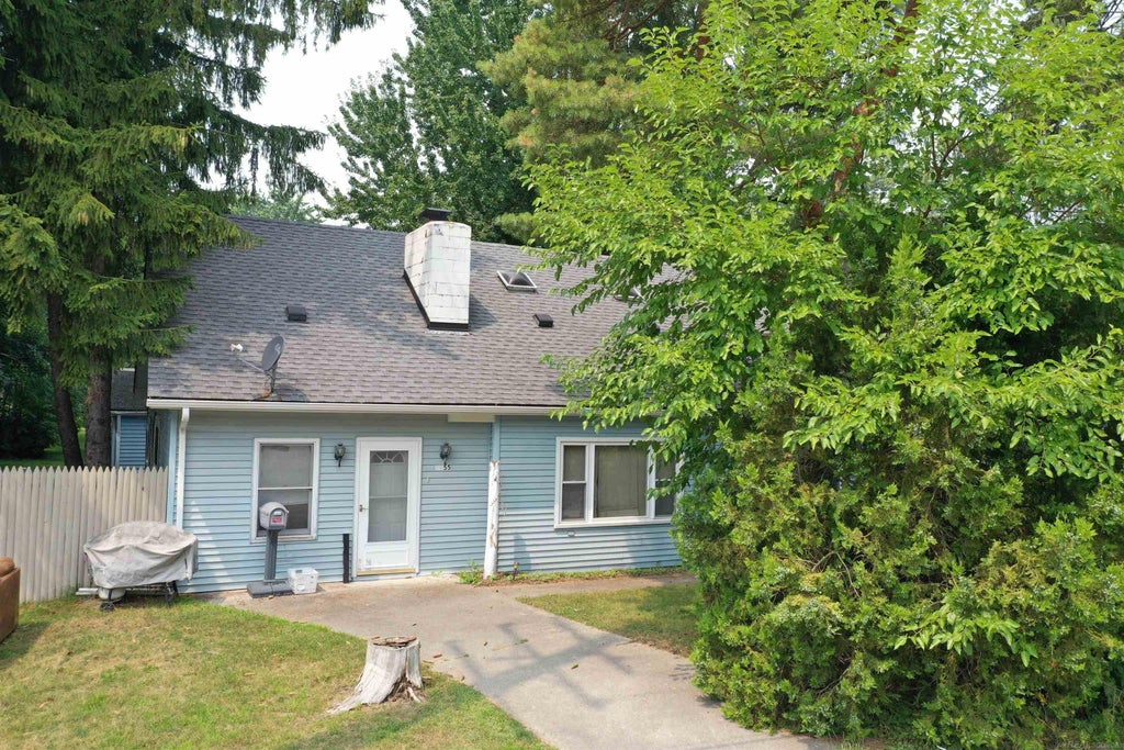 7955 Lakeshore Rd, Burtchville township