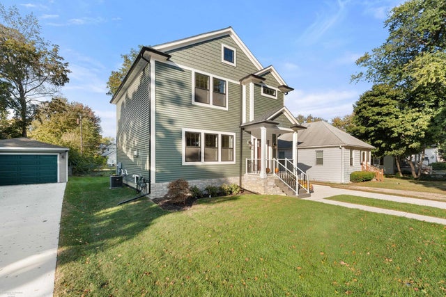 281 E Lafayette St, Romeo village