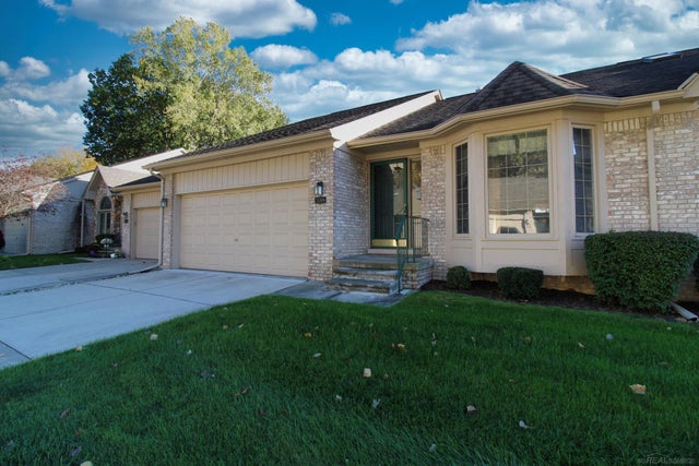 15568 Austin Ct, Clinton charter township