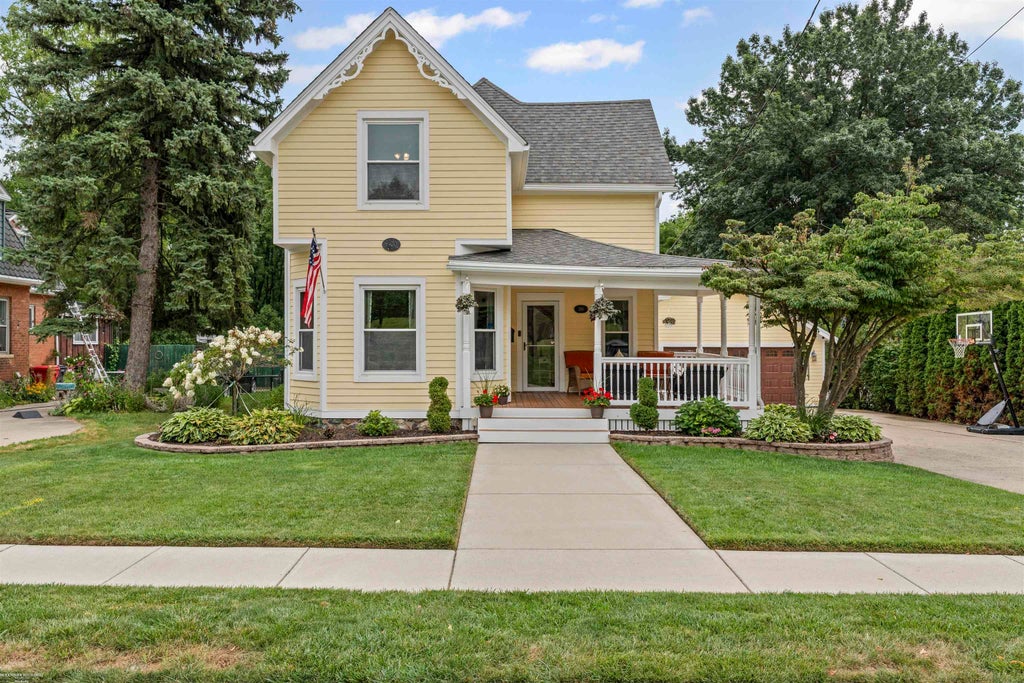 280 Prospect St, Romeo village