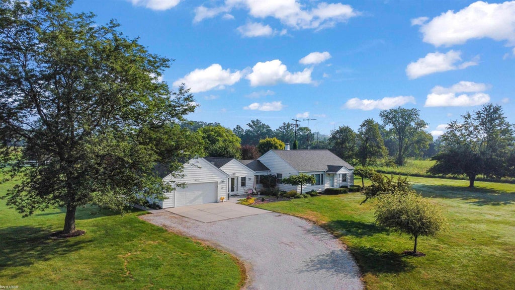 6928 Smiths Creek Rd, Kimball township