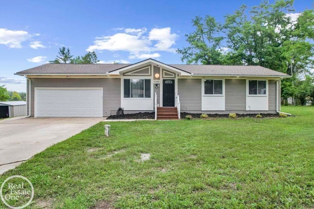 5742 Carroll Lake Rd, Commerce charter township