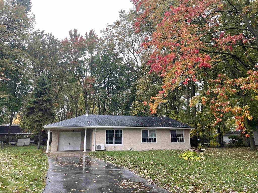 3310 Blue Water Dr, Burtchville township