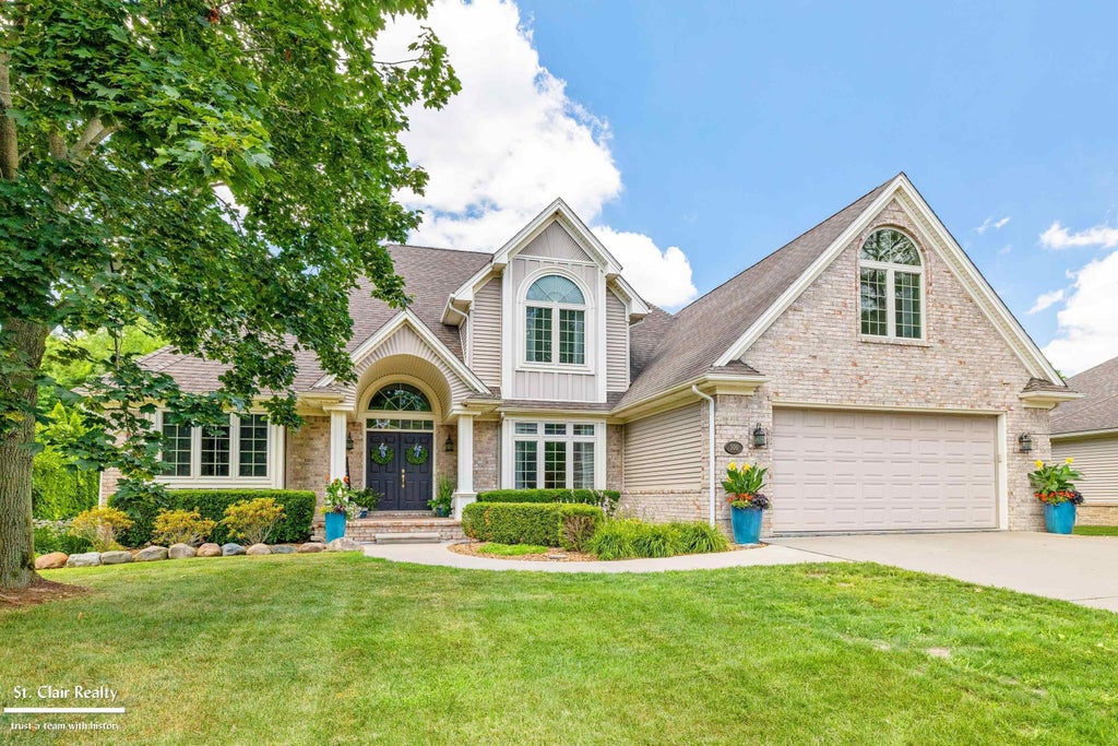 306 Hawks Nest Dr, East China township