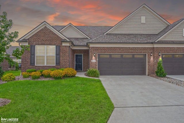 40637 Tulip Trce, Clinton charter township