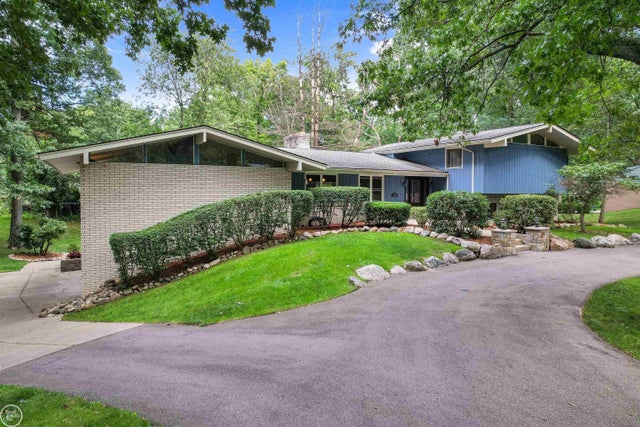 2600 S Christian Hills Dr, Rochester Hills city