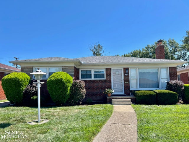 21780 Eastland Ct, Eastpointe city