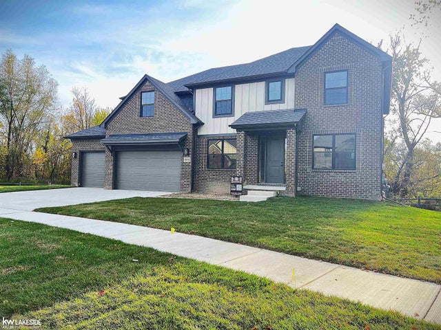 45155 Twin River Dr, Macomb township