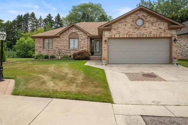 15991 Easygoer Ct, Clinton charter township