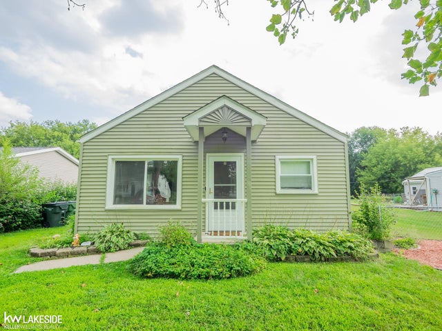 2100 Collins Ave, Shelby charter township