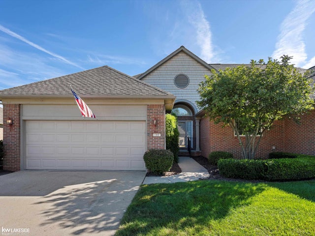 33855 Ausable Dr, Chesterfield township