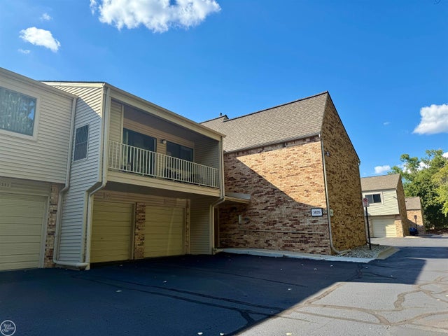 3825 Lone Pine Rd, West Bloomfield charter township