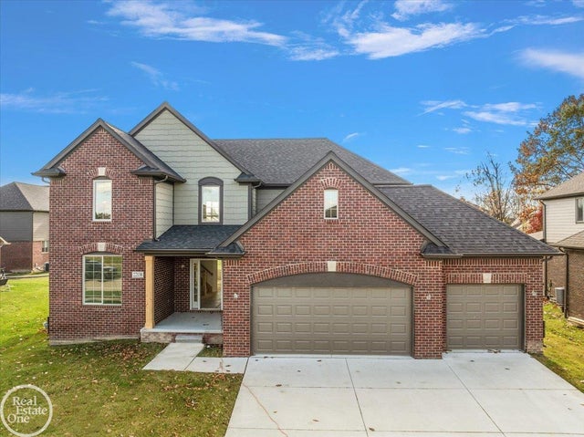 22138 Grove Dr, Macomb township