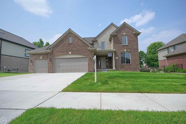 22119 Sturgeon River Dr, Macomb township