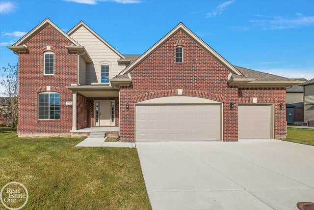 22121 Tahquamenon Ct, Macomb township