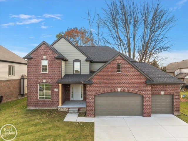 22106 Grove Dr, Macomb township