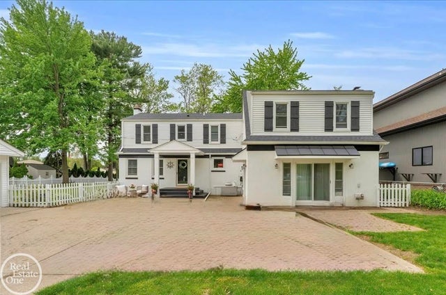 28800 Old North River Rd, Harrison charter township