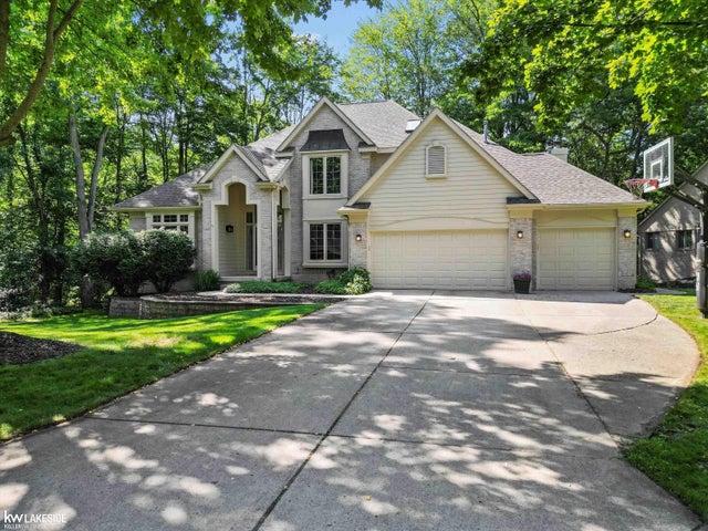 2606 Alden Ct, West Bloomfield charter township