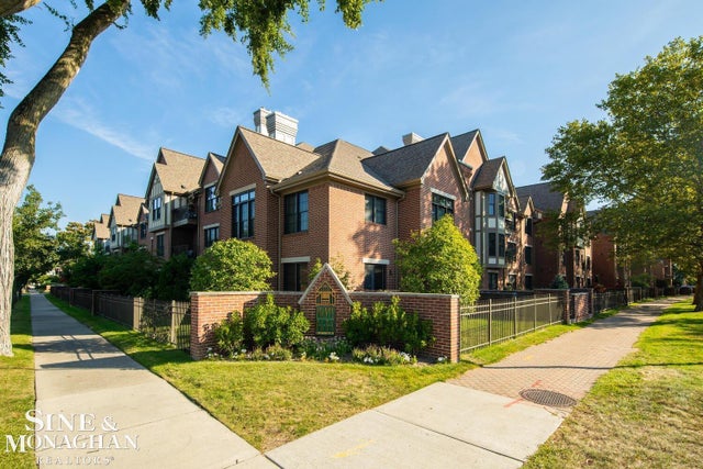 54 Pointe Park Pl, Grosse Pointe Park city