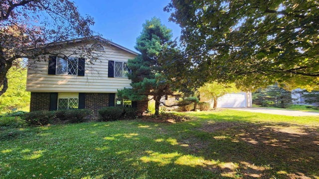 8811 Marr Rd, Almont township