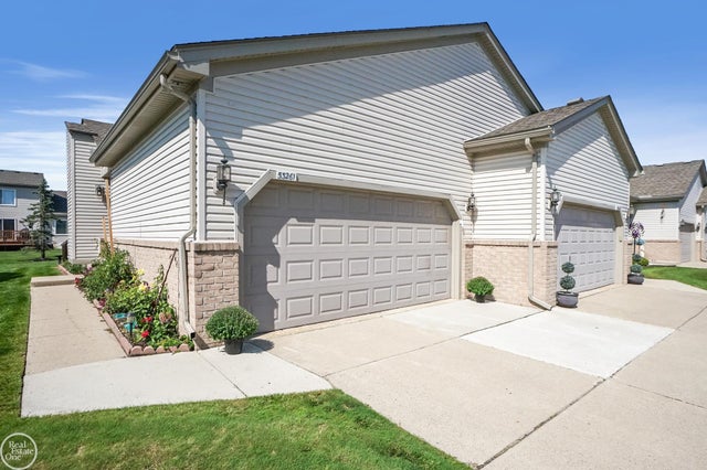 53261 Butternut St, Chesterfield township