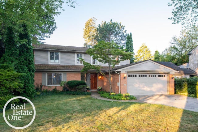 81 Moross Rd, Grosse Pointe Farms city