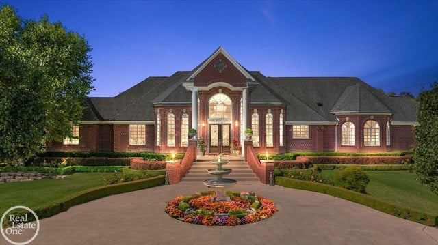 69951 Wildflower Ln, Bruce township