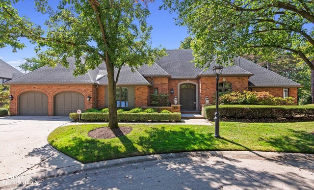 11 Windemere Pl, Grosse Pointe Farms city