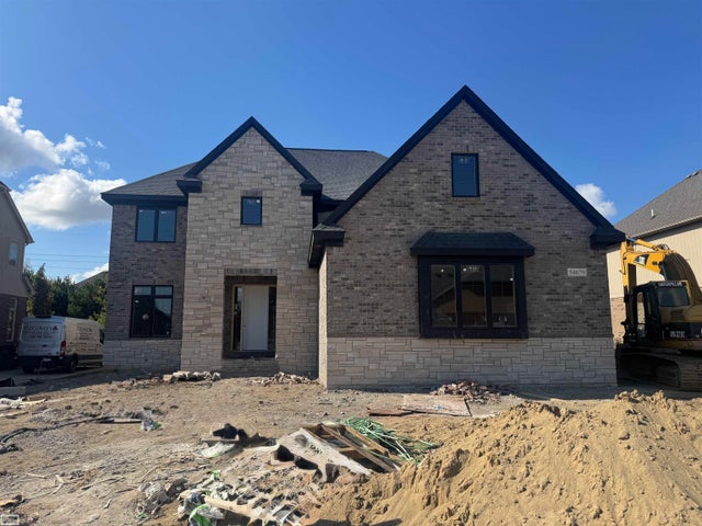 54679 White Pine Ln, Shelby charter township