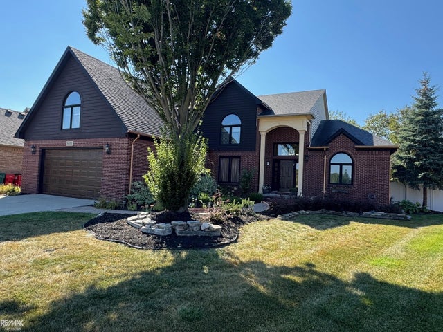 54353 Lily Dr, Macomb township