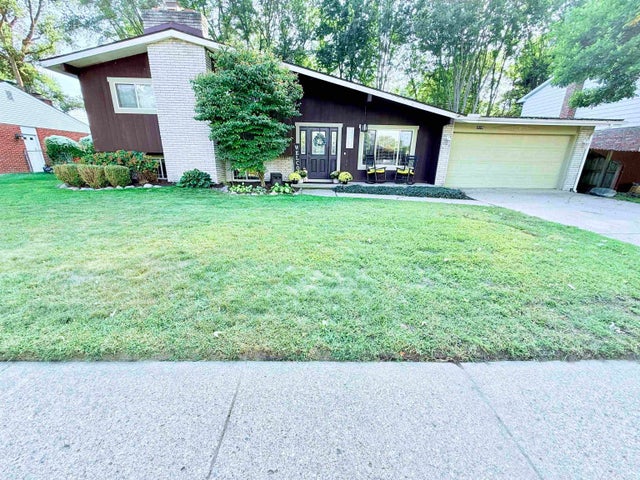 25154 Magdalena St, Harrison charter township