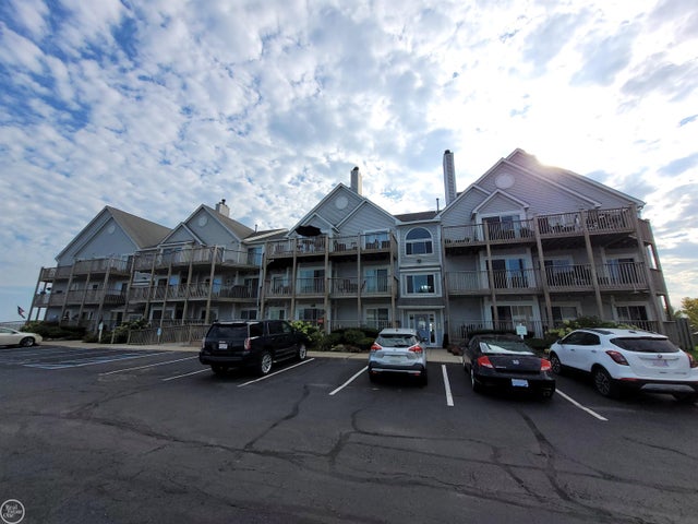 37530 Jefferson, Harrison charter township