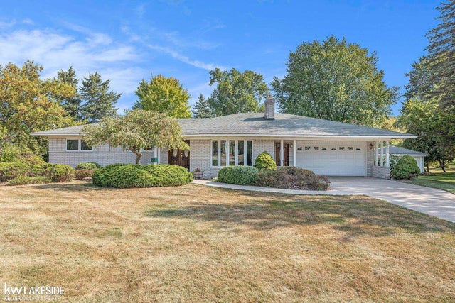 51900 Romeo Plank Rd, Macomb township
