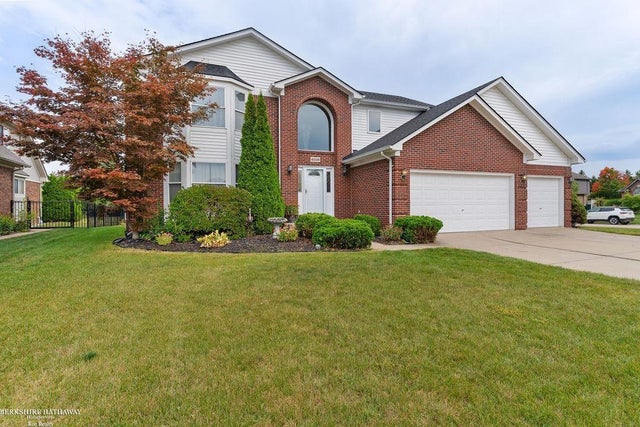 46568 Riverwoods Dr, Macomb township